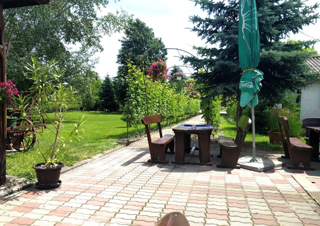 Tassi Halaszcsarda-Karasz Haz Exteriör bild